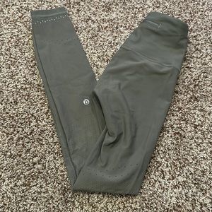 Lululemon leggings 28”